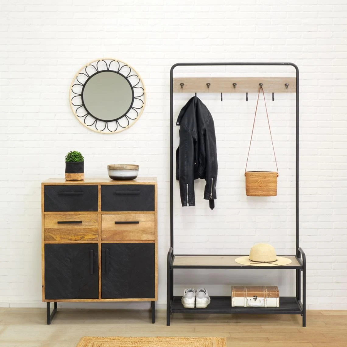 Aubry Gaspard Miroir Fleur En Métal Et Rotin. 4 Aubry Gaspard Miroir Fleur En Métal Et Rotin. – Image 2