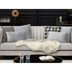 Beliani Peau De Mouton Grise / Blanche / Noire ULURU - Marron Clair -Magasin Joss & Main peau de mouton grise blanche noire uluru marron clair 10322484 26675162 1140x1140