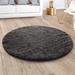 Paco Home Tapis De Salon Poil Long Shaggy Fausse Fourrure Pelucheux Uni Gris Ant... -Magasin Joss & Main tapis de salon poil long shaggy fausse fourrure pelucheux uni gris anthracite 12085340 32053580 1140x1140