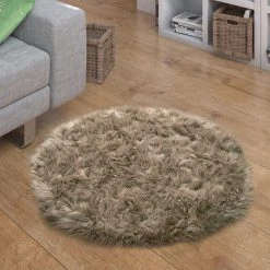 Paco Home Tapis Fausse Fourrure Coussin Cœur Rond Différentes Formes, Beige -Magasin Joss & Main tapis fausse fourrure coussin cur rond differentes formes beige 7791341 19697377 1200x1200